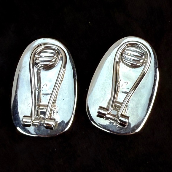 Beautiful costume, LC makers mark clip on earrings - Picture 3 of 5